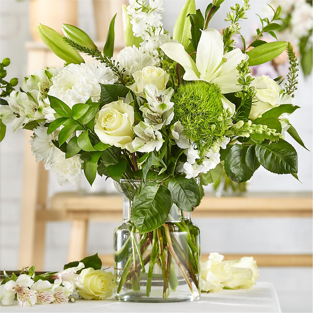 Classic Ivory – A Florist Original – SANTINA'S FLOWERS & GIFTS, Fairbanks AK