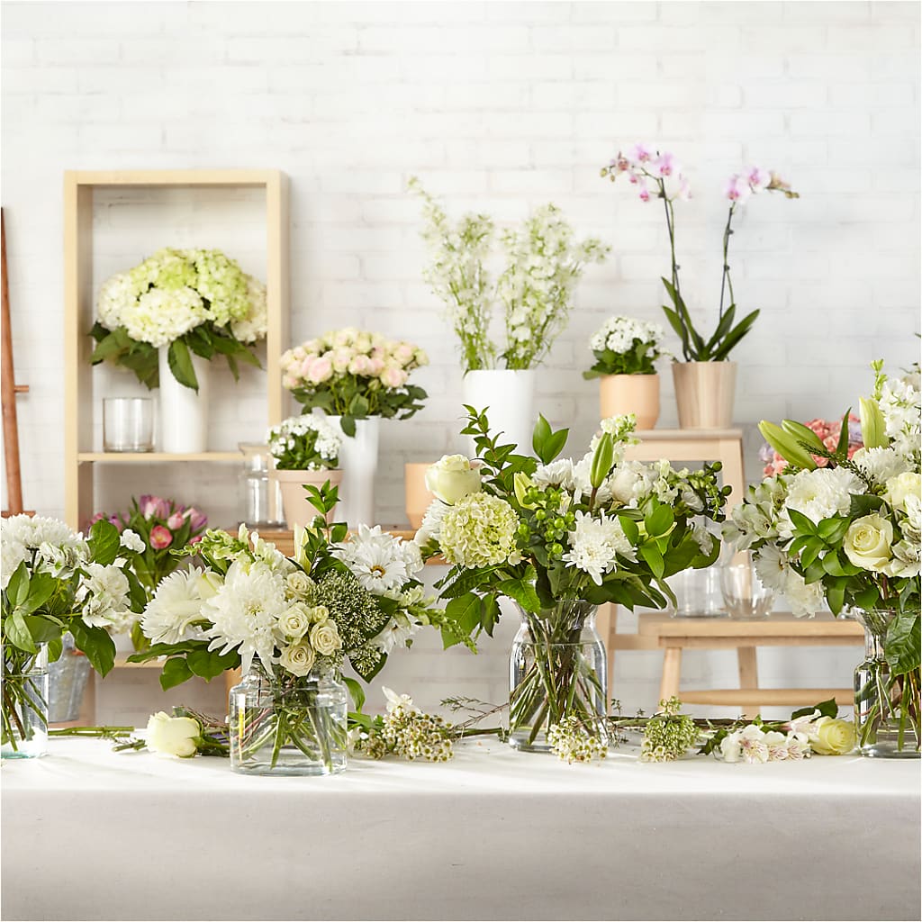 Classic Ivory – A Florist Original – SANTINA'S FLOWERS & GIFTS, Fairbanks AK
