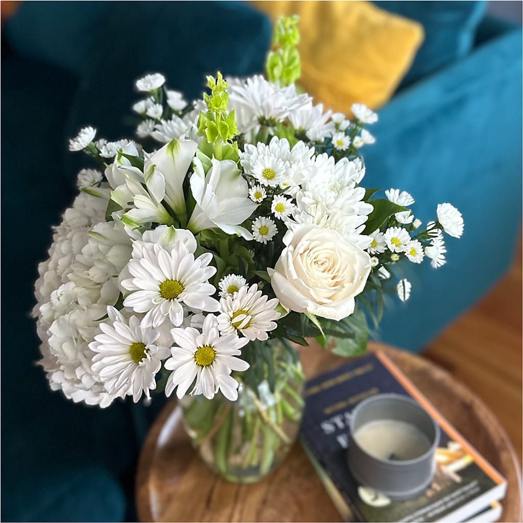 Classic Ivory – A Florist Original – SANTINA'S FLOWERS & GIFTS, Fairbanks AK
