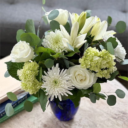 Snowy Dreams Bouquet – SANTINA'S FLOWERS & GIFTS, Fairbanks AK